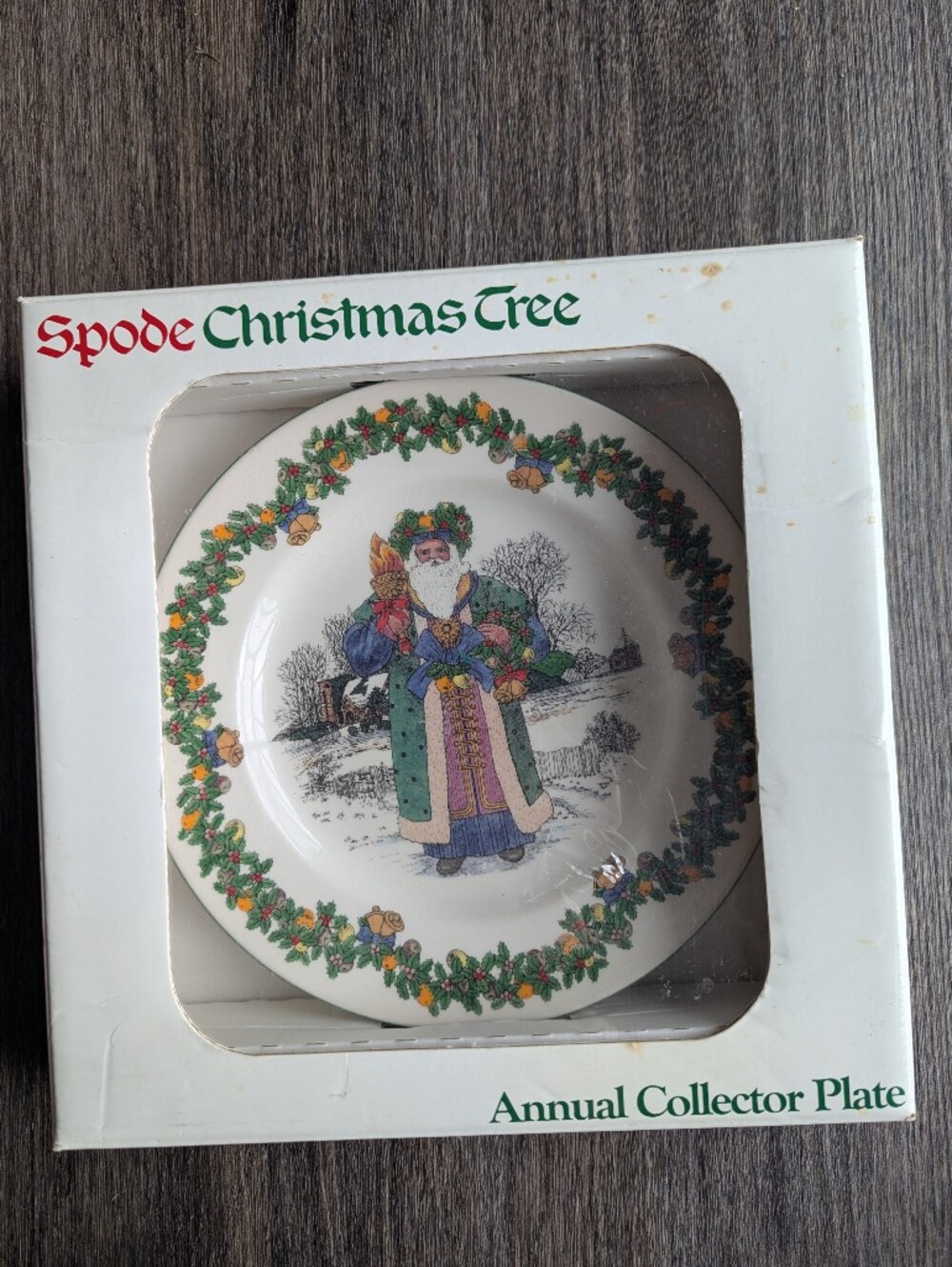 Vtg Spode British Santa Plate - White with Green and Red Wreath